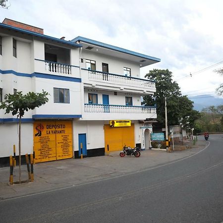 Hospedaje Aquel Almendro Hotell Santa Fe de Antioquia Eksteriør bilde